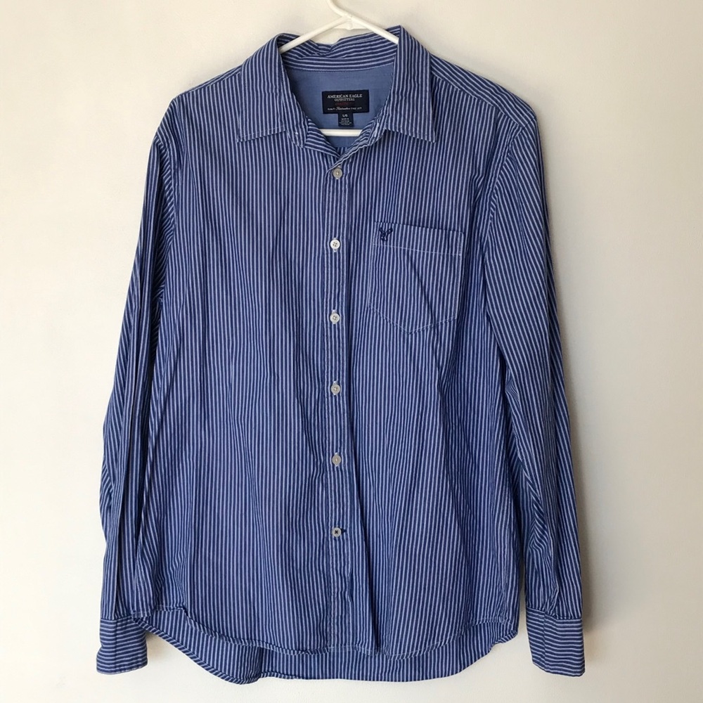 American Eagle Outfitters athletic fit blue shirt